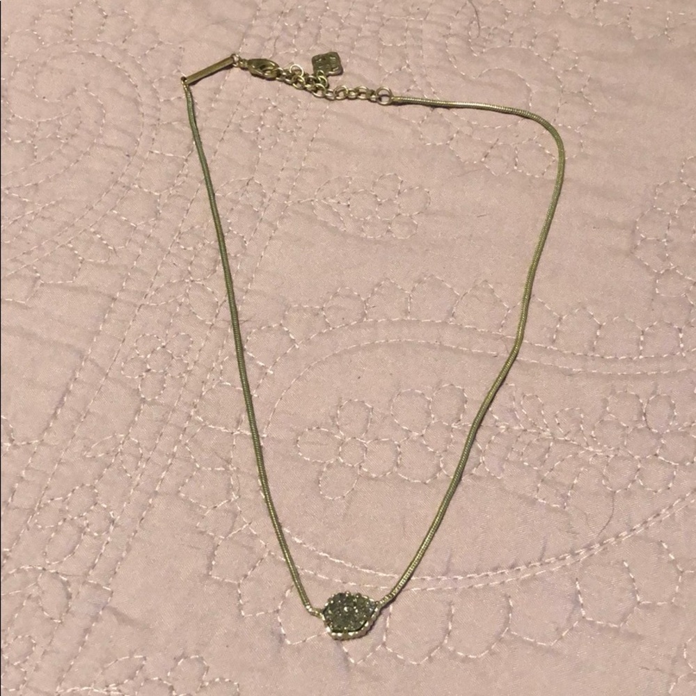 Kendra Scott necklace
